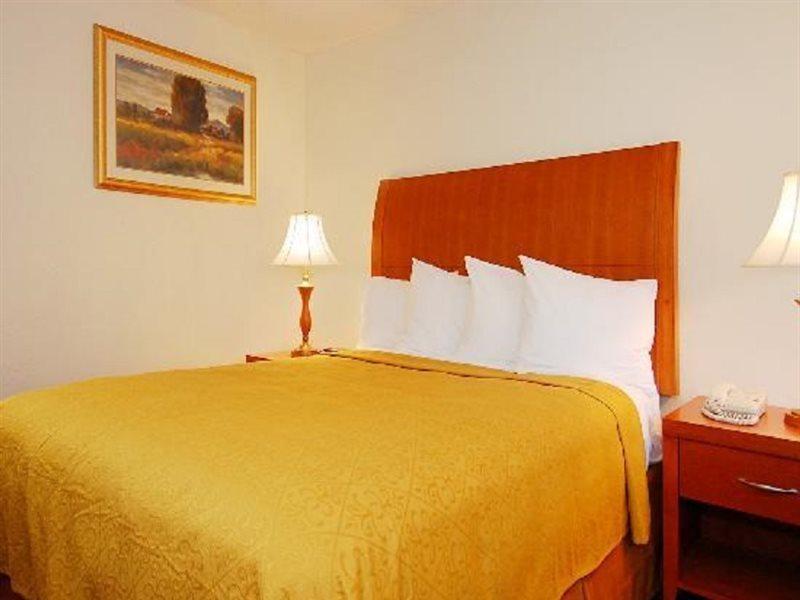 Quality Inn & Suites Bakersfield Eksteriør billede