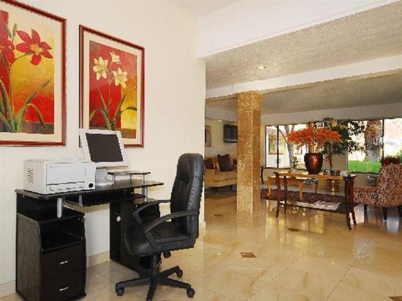 Quality Inn & Suites Bakersfield Eksteriør billede