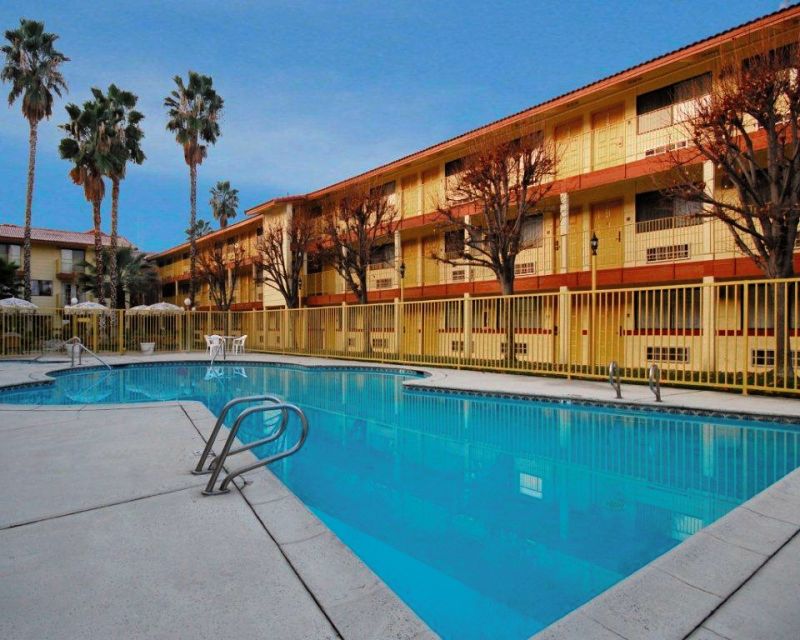 Quality Inn & Suites Bakersfield Eksteriør billede