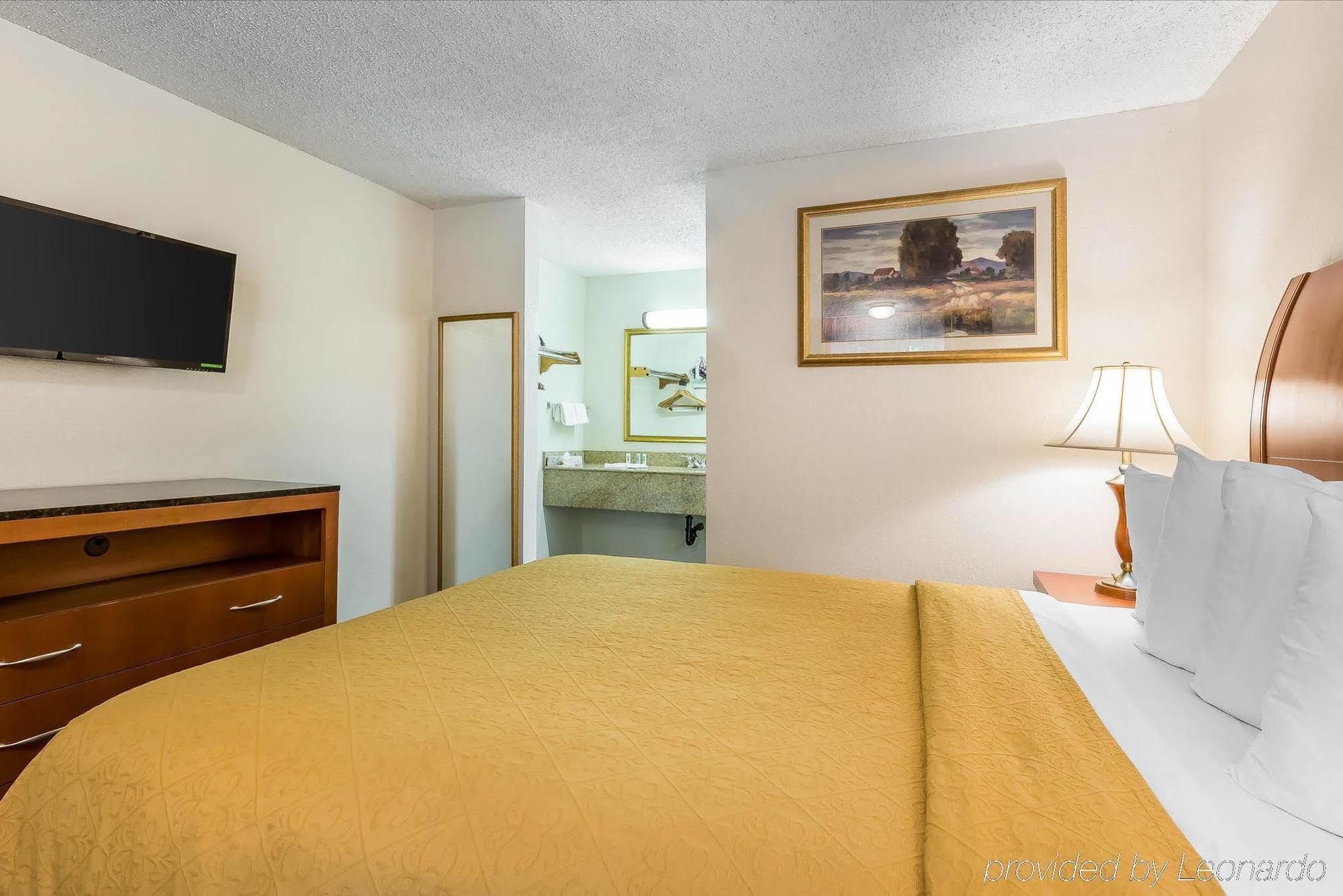 Quality Inn & Suites Bakersfield Eksteriør billede