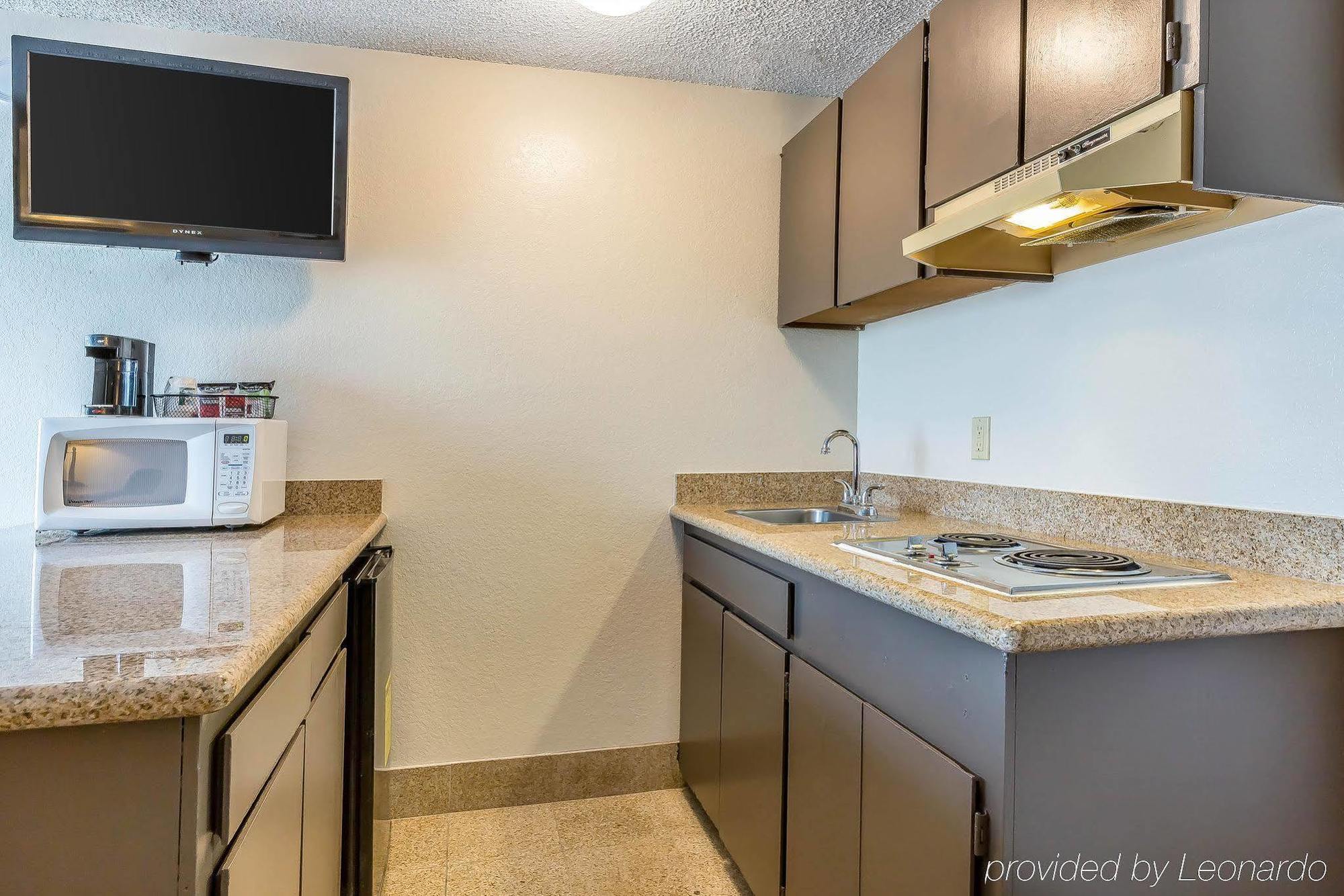Quality Inn & Suites Bakersfield Eksteriør billede