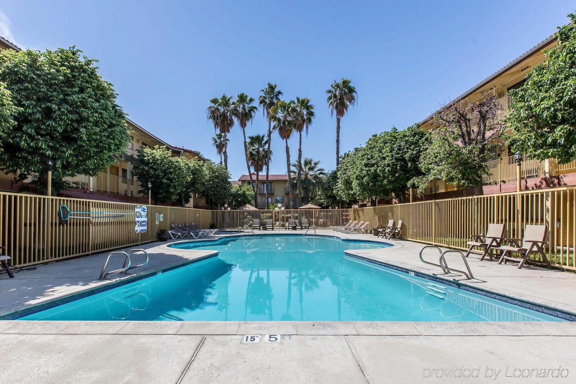 Quality Inn & Suites Bakersfield Eksteriør billede