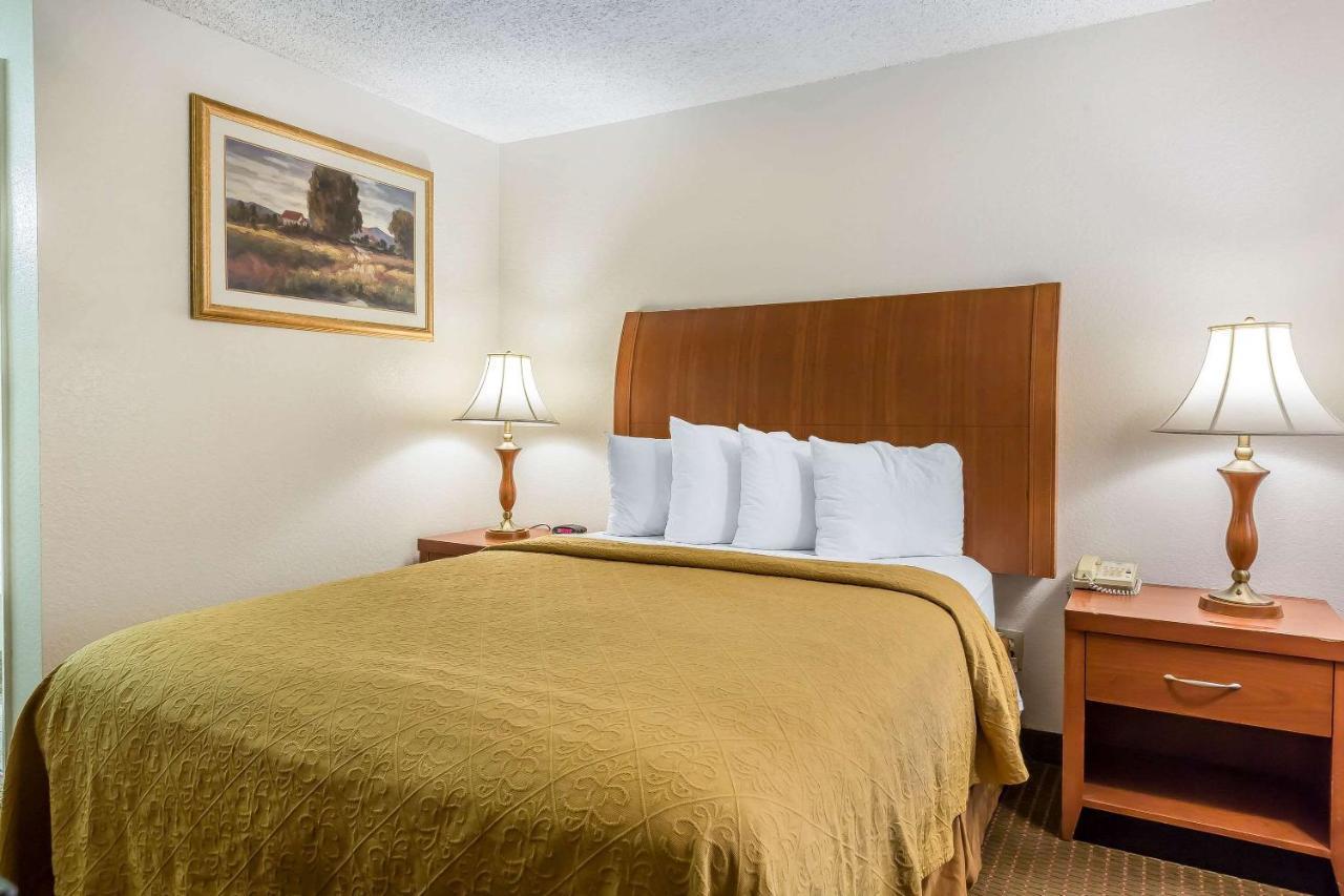 Quality Inn & Suites Bakersfield Eksteriør billede