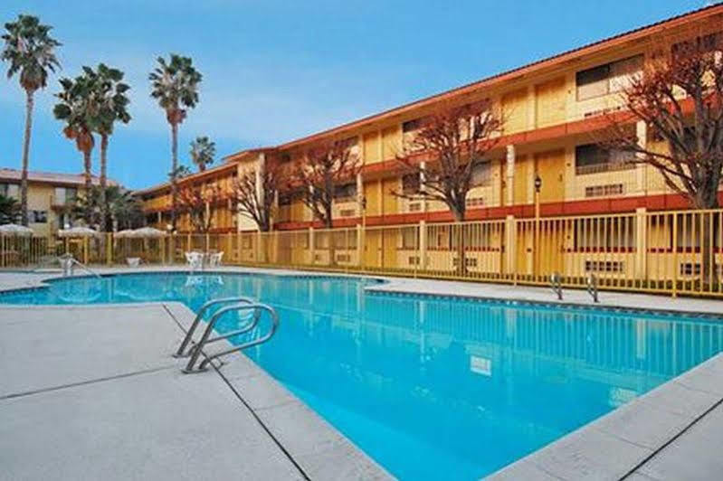 Quality Inn & Suites Bakersfield Eksteriør billede