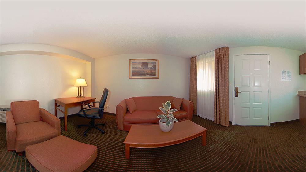 Quality Inn & Suites Bakersfield Eksteriør billede
