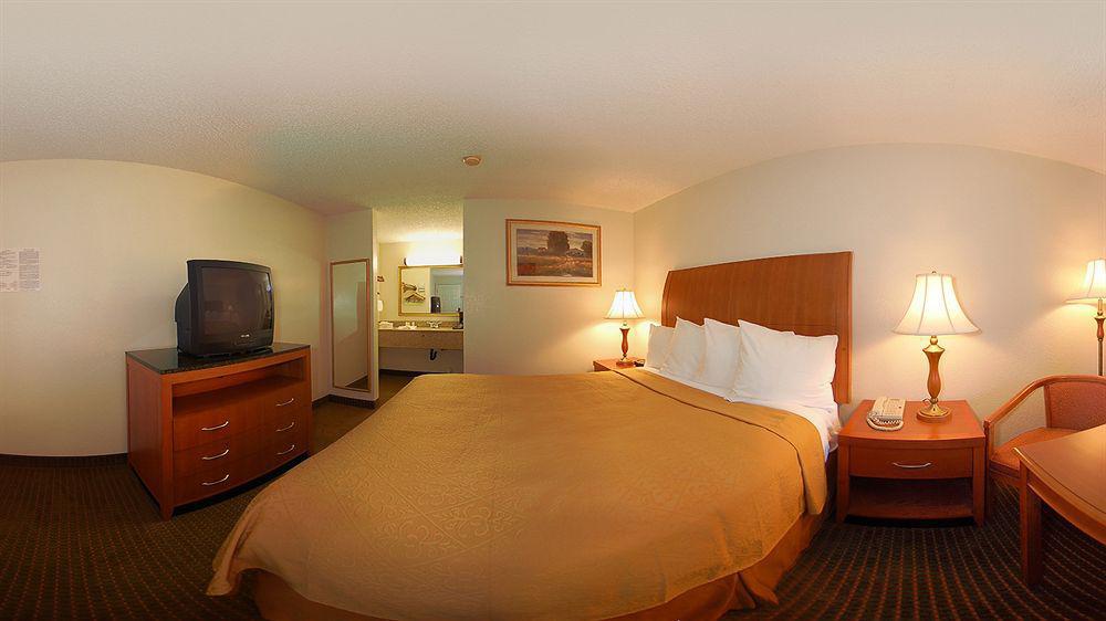Quality Inn & Suites Bakersfield Eksteriør billede